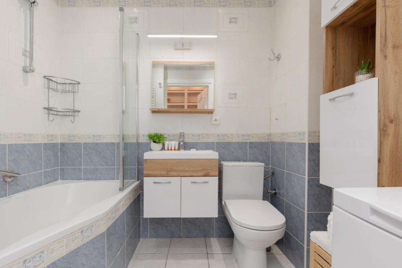 Cozy Apartment With Parking In Warsaw Ursus By Noclegi Renters Dış mekan fotoğraf